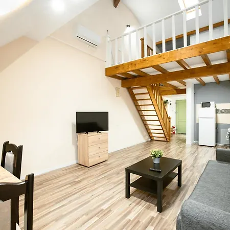 Urban Loft Old Town 26 Apartment